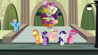 Rarity Takes Manehattan