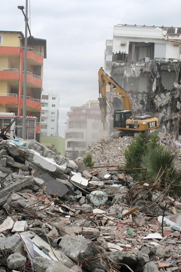 Mega Disaster: Earthquake