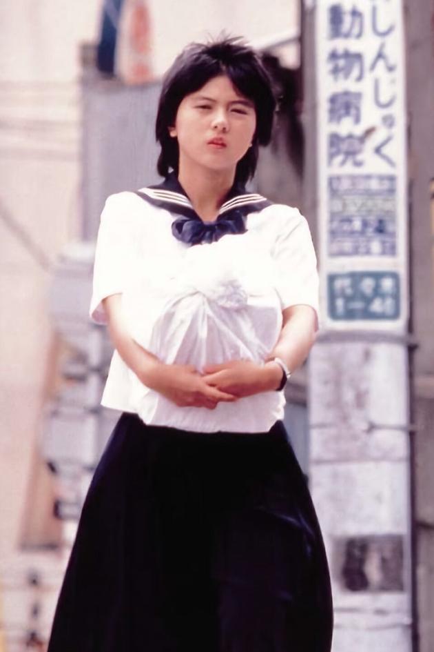 Sailor Suit and Machine Gun