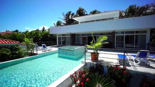 Beachfront Bargain Hunt