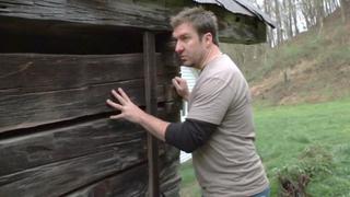 Turning a West Virginia Smokehouse Into a Modern Bunkhouse in the Florida Swamp Turning a West Virginia Smokehouse Into a Modern Bunkhouse in the Florida Swamp