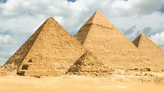 Egyptian Pyramids, the Moai and the Burj Khalifa Egyptian Pyramids, the Moai and the Burj Khalifa