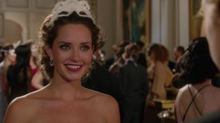 Unmask Her Beauty to the Moon