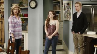 Vanessa Fixes Up Eve Vanessa Fixes Up Eve