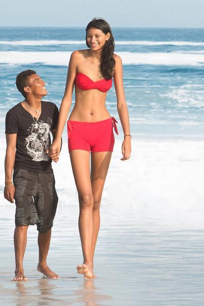 World's Tallest Couple: Body Bizarre