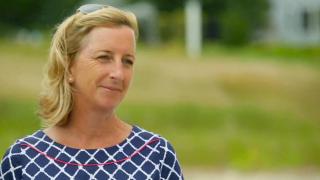 Beachfront Bargain Hunt