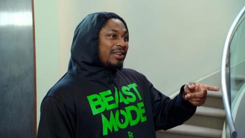Marshawn Lynch Goes Beast Mode