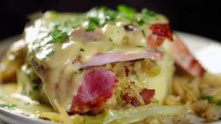 Bizarre Foods: Delicious Destinations