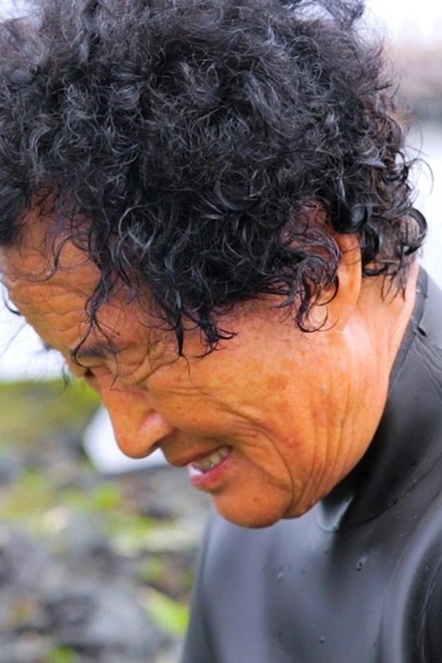 The Last Mermaids: Huntresses of the Sea