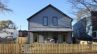 An Old House Attracts New Neighbors An Old House Attracts New Neighbors