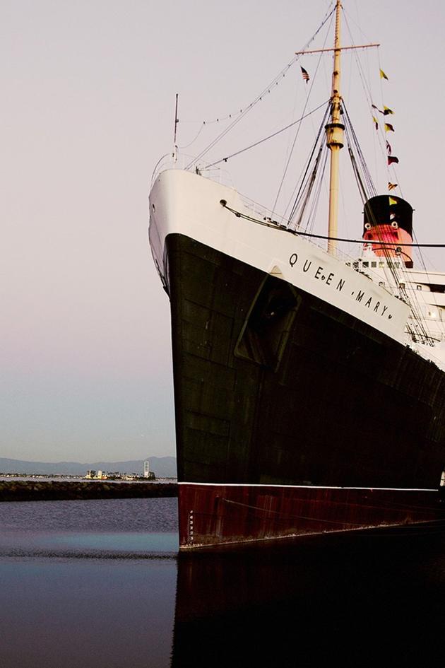 Mighty Ship at War: Queen Mary