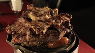 Bizarre Foods: Delicious Destinations