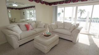 Beachfront Bargain Hunt