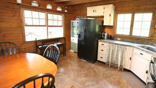 Log Cabin Living