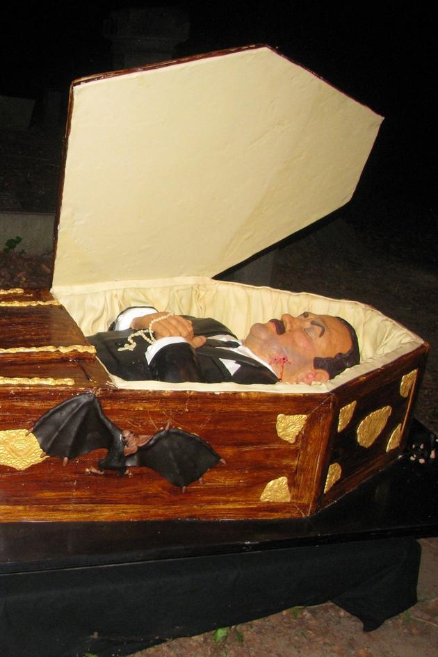 Cake Boss: Buddy's Most Spooktacular Cakes