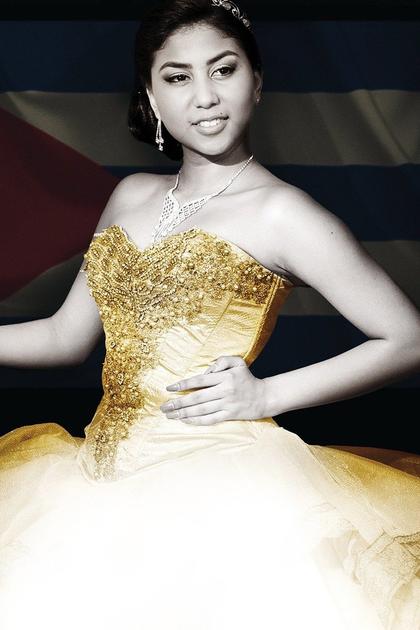 15: A Quinceañera Story: Rosi