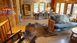 Log Cabin Living