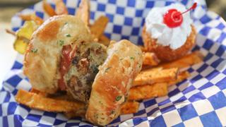 Deep-Fried Burger Battle Deep-Fried Burger Battle