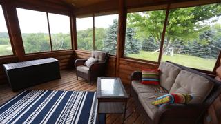 Log Cabin Living