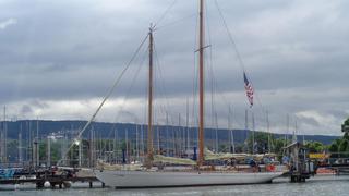 Lakefront Bargain Hunt