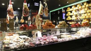 Bizarre Foods: Delicious Destinations