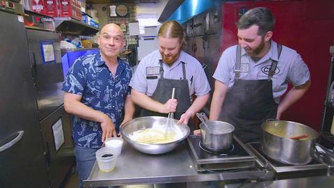 Symon's Cleveland 'Que