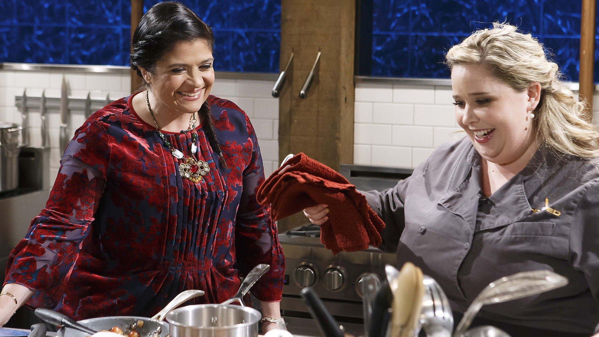 Watch Chopped: S40E13 - Three Cheers for Chocolate! on Philo (Free Trial)