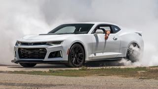 2018 Dodge Challenger Hellcat Widebody vs. 2018 Chevrolet Camaro ZL1 2018 Dodge Challenger Hellcat Widebody vs. 2018 Chevrolet Camaro ZL1