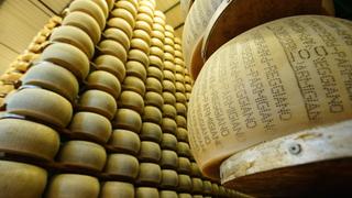 Bizarre Foods: Delicious Destinations