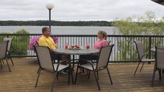 Lakefront Bargain Hunt