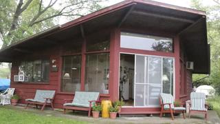 Lakefront Bargain Hunt