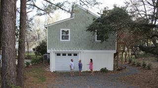 Beachfront Bargain Hunt