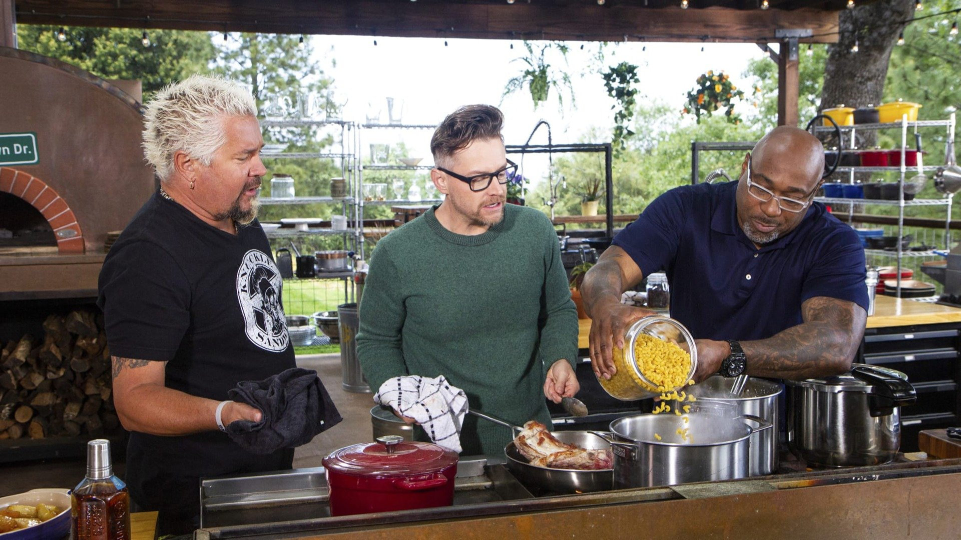 Watch Guy's Ranch Kitchen: S3E8 - Thanksgiving Melting Pot on Philo ...