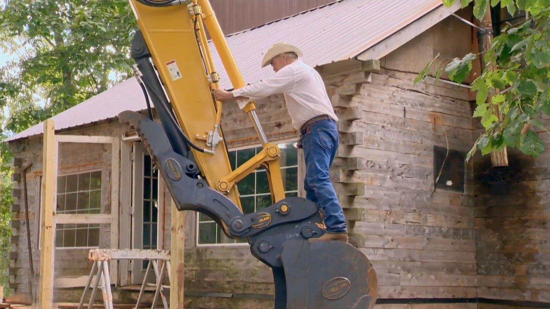 Watch Homestead Rescue: S6E8 - Treehouse of Terror on Philo (Free Trial)