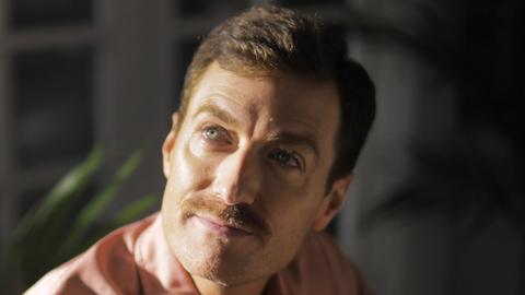 Devil Wear False Eyeslashes