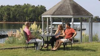 Lakefront Bargain Hunt
