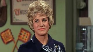 Lucy and the Andrews Sisters