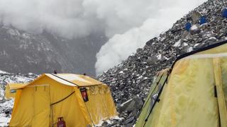 Everest Rumbles Everest Rumbles