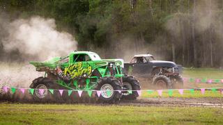 Mega Truck Build and Battle! Mega Truck Build and Battle!