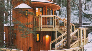 Ultimate Treetop Getaways & Tiny Urban Hideaways Ultimate Treetop Getaways & Tiny Urban Hideaways