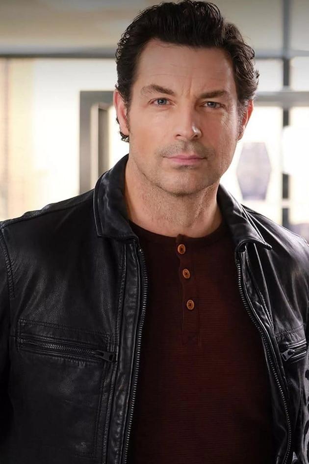 Crossword Mysteries: Riddle Me Dead