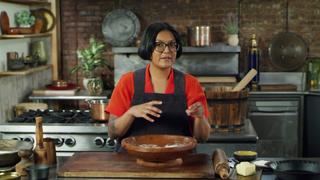 Sohla Bakes an Apple Pie Recipe From 1796 America (and Medieval England!) Sohla Bakes an Apple Pie Recipe From 1796 America (and Medieval England!)