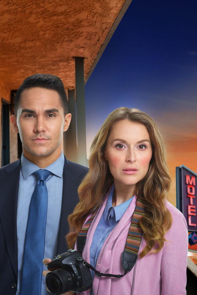 Picture Perfect Mysteries: Newlywed and Dead