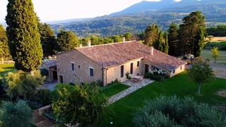 Striking a Chord in the Music Hall Striking a Chord in the Music Hall