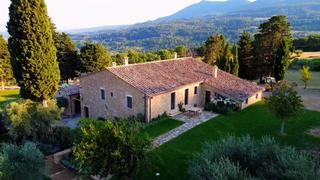 Striking a Chord in the Music Hall Striking a Chord in the Music Hall