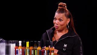 Queen Latifah Sets It Off While Eating Spicy Wings Queen Latifah Sets It Off While Eating Spicy Wings