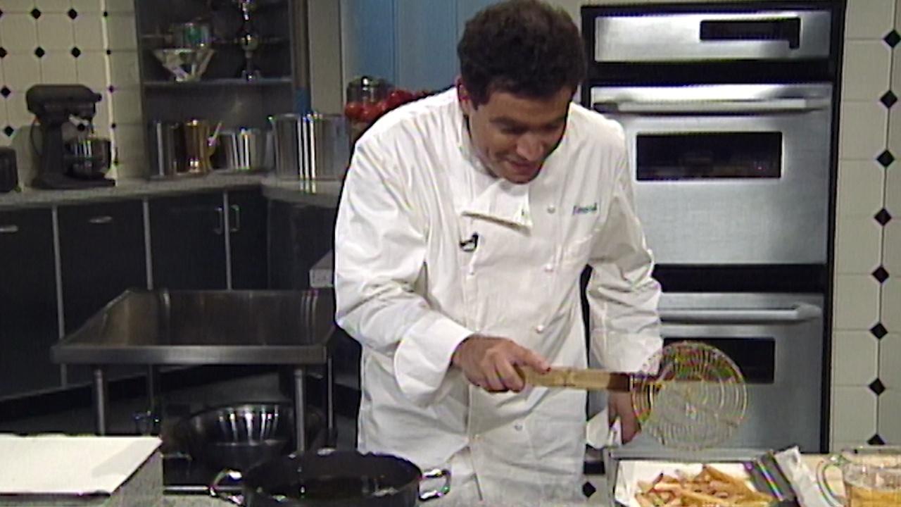 Watch Essence of Emeril: S1E5 - Fish and Chips on Philo