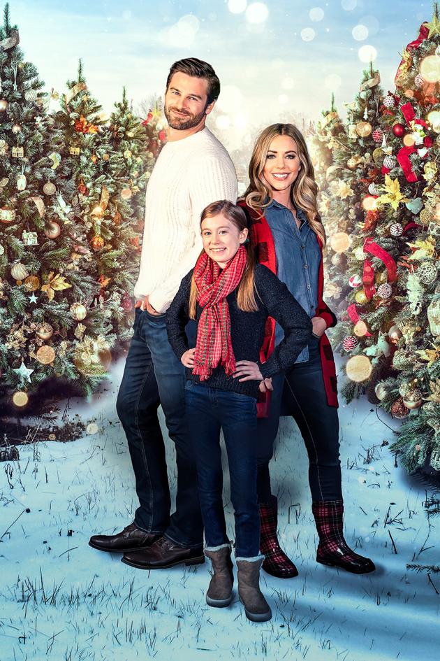 Love at the Christmas Contest