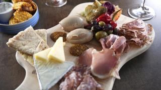 Diners, Drive-Ins and Dives