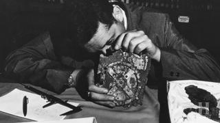 Decoding the Mysterious Antikythera Mechanism Decoding the Mysterious Antikythera Mechanism